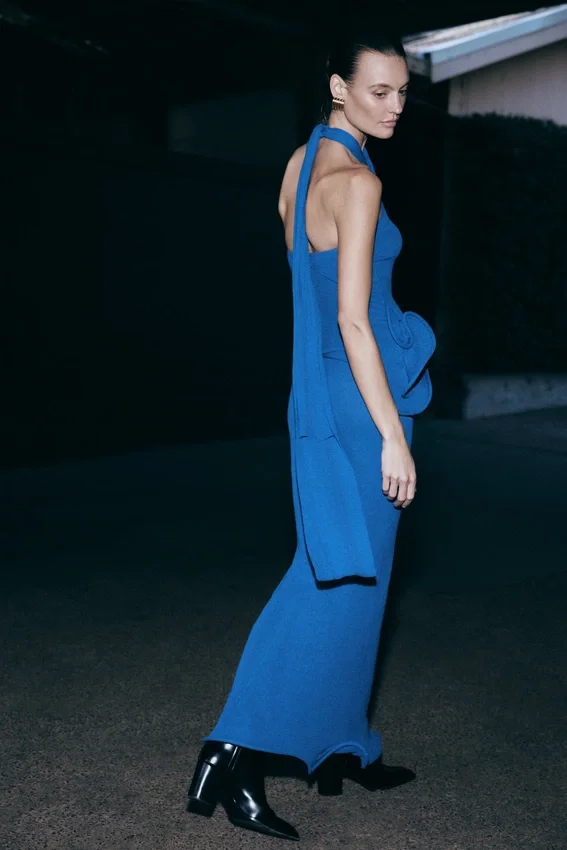 Vestido largo de punto con cuello halter Caprice – Cobalto Vestido largo de punto con cuello halter Caprice – Cobalto