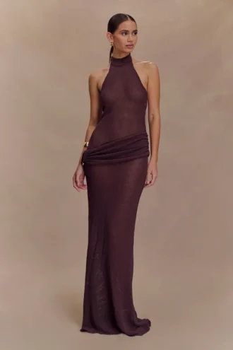 Vestido largo de punto con cuello halter de Reece – Chocolate