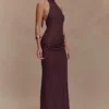 Vestido largo de punto con cuello halter de Reece – Chocolate