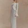 Vestido largo de punto con hombros descubiertos Sandrine – Blanco Vestido largo de punto con hombros descubiertos Sandrine – Blanco