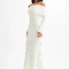 Vestido largo de punto con rosas y hombros descubiertos Kiki – Marfil