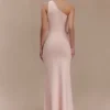 Vestido largo de punto con un solo hombro y estampado floral «Paloma» – Rosa bebé