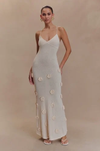 Vestido largo de punto Suki con flores – Color nude