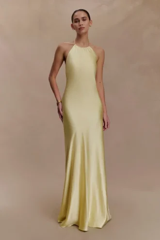 Vestido largo halter de satén Bella – Limón Vestido largo halter de satén Bella – Limón