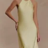 Vestido largo halter de satén Bella – Limón Vestido largo halter de satén Bella – Limón