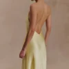 Vestido largo halter de satén Bella – Limón Vestido largo halter de satén Bella – Limón