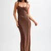 Vestido largo Jasmyn Hot Fix con espalda de malla – Chocolate
