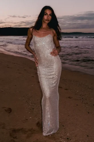 vestido largo jasmyn hot fix con espalda de malla color nude 1 330x495 - Vestido largo Jasmyn Hot Fix con espalda de malla - Color nude