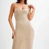 Vestido largo Jasmyn Hot Fix con espalda de malla – Color nude Vestido largo Jasmyn Hot Fix con espalda de malla – Color nude