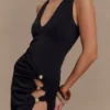 Vestido largo Kaiden con pedrería y tejido elástico – Negro Vestido largo Kaiden con pedrería y tejido elástico – Negro