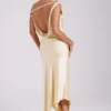 Vestido largo liso Yvette con bajo asimétrico – Mantequilla