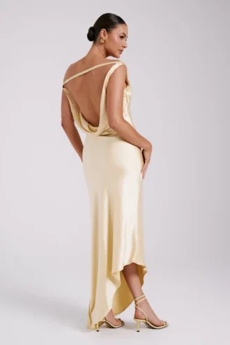 Vestido largo liso Yvette con bajo asimétrico – Mantequilla