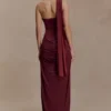 Vestido largo Mattea de tejido elástico y malla con pañuelo – Burdeos