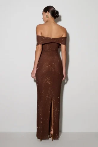 Vestido largo Phi con cuello vuelto y pedrería, multiusos – Chocolate