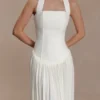 Vestido largo plisado con cuello halter Stacie – Marfil