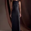 Vestido largo sin mangas de satén violeta – Negro Vestido largo sin mangas de satén violeta – Negro