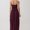 Vestido largo sin tirantes Bex con abertura – Burdeos Vestido largo sin tirantes Bex con abertura – Burdeos
