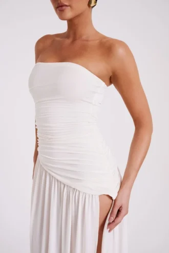 Vestido largo sin tirantes Bex con abertura – Marfil