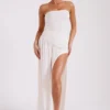 Vestido largo sin tirantes Bex con abertura – Marfil Vestido largo sin tirantes Bex con abertura – Marfil