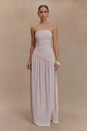 Vestido largo sin tirantes Bex con abertura – Rosa pálido