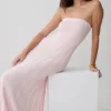 Vestido largo sin tirantes con acanalado Pia – Rosa bebé Vestido largo sin tirantes con acanalado Pia – Rosa bebé