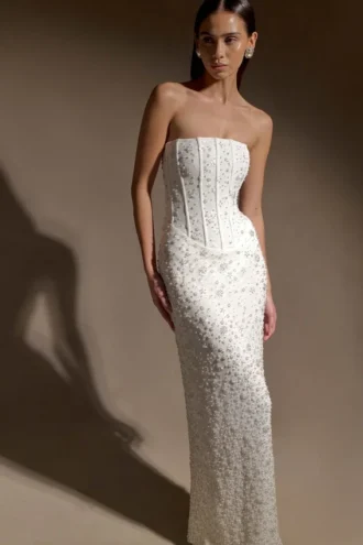 Vestido largo sin tirantes con adornos Gemma – Marfil Vestido largo sin tirantes con adornos Gemma – Marfil