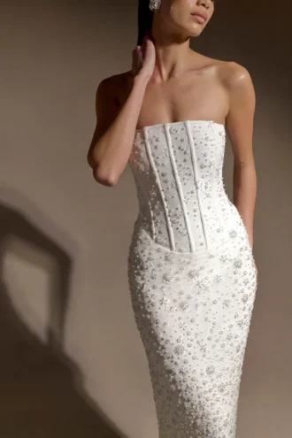 Vestido largo sin tirantes con adornos Gemma – Marfil Vestido largo sin tirantes con adornos Gemma – Marfil