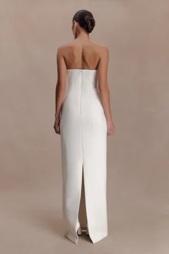 Vestido largo sin tirantes con adornos Hilda – Blanco