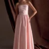 Vestido largo sin tirantes con cinturón Florence – Rosa claro Vestido largo sin tirantes con cinturón Florence – Rosa claro