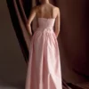 Vestido largo sin tirantes con cinturón Florence – Rosa claro Vestido largo sin tirantes con cinturón Florence – Rosa claro