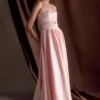 Vestido largo sin tirantes con cinturón Florence – Rosa claro Vestido largo sin tirantes con cinturón Florence – Rosa claro