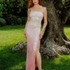 Vestido largo sin tirantes con lentejuelas Miranda – Rosa degradado Vestido largo sin tirantes con lentejuelas Miranda – Rosa degradado