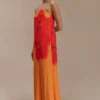 Vestido largo sin tirantes de gasa Amaya – Estampado de carpas y orquídeas Vestido largo sin tirantes de gasa Amaya – Estampado de carpas y orquídeas