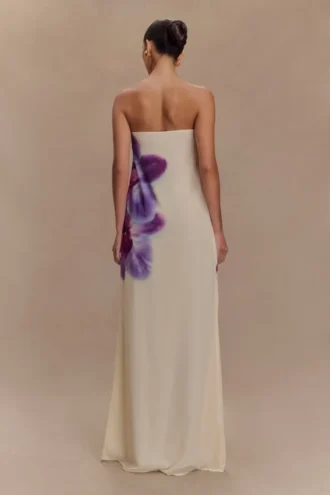 Vestido largo sin tirantes de gasa Amaya – Estampado Koi Orchid en marfil