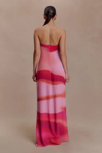 Vestido largo sin tirantes de gasa Amaya – Estampado Pink Sunset