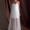 Vestido largo sin tirantes de gasa Bettany – Blanco Vestido largo sin tirantes de gasa Bettany – Blanco