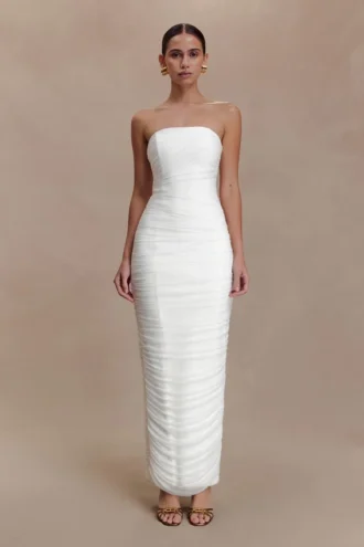 Vestido largo sin tirantes de malla Jianna – Marfil