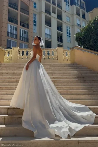 Vestido largo sin tirantes de satén Delphine – Blanco