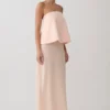 Vestido largo sin tirantes de satén Sophia – Melocotón Vestido largo sin tirantes de satén Sophia – Melocotón