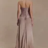 Vestido largo sin tirantes de tafetán Serena – Bronce topo Vestido largo sin tirantes de tafetán Serena – Bronce topo