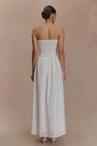 vestido largo sin tirantes maureen con bordado blanco 2 330x495 - Vestido largo sin tirantes Maureen con bordado - Blanco
