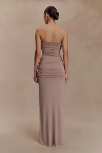 Vestido largo sin tirantes Mirren – Bronce