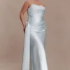 Vestido largo sin tirantes Sarah con lazo en la cintura – Azul hielo Vestido largo sin tirantes Sarah con lazo en la cintura – Azul hielo