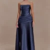 Vestido largo sin tirantes Sarah con lazo en la cintura – Azul marino Vestido largo sin tirantes Sarah con lazo en la cintura – Azul marino