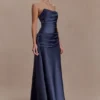 Vestido largo sin tirantes Sarah con lazo en la cintura – Azul marino Vestido largo sin tirantes Sarah con lazo en la cintura – Azul marino