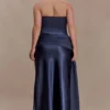 Vestido largo sin tirantes Sarah con lazo en la cintura – Azul marino Vestido largo sin tirantes Sarah con lazo en la cintura – Azul marino