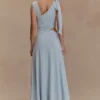 Vestido midi asimétrico y ceñido Raleigh – Azul pálido