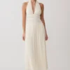 Vestido midi con cuello halter y capucha de Thien – Marfil