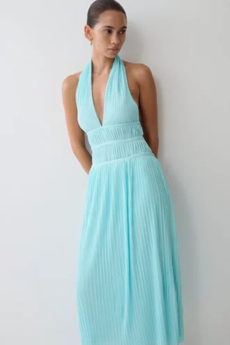 Vestido midi con cuello halter y capucha Thien – Azul