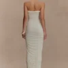 Vestido midi con cuello halter y fruncidos Camila – Marfil